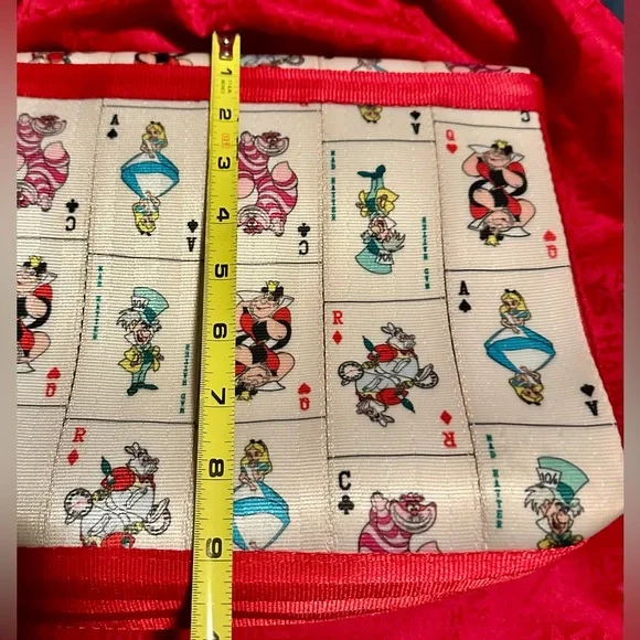 Harveys Seatbelt Bags X Disney - Queen of Hearts Foldover Purse - Picture 6 of 11